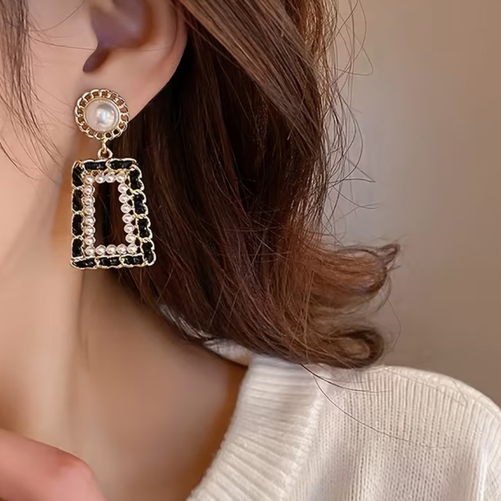 Gold Tone and Black Pearl Drop Geometric Earrings New